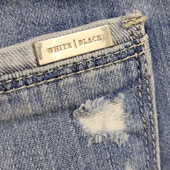 White House Black Market destructed girlfriend jean bermuda shorts - Picture 7 of 15